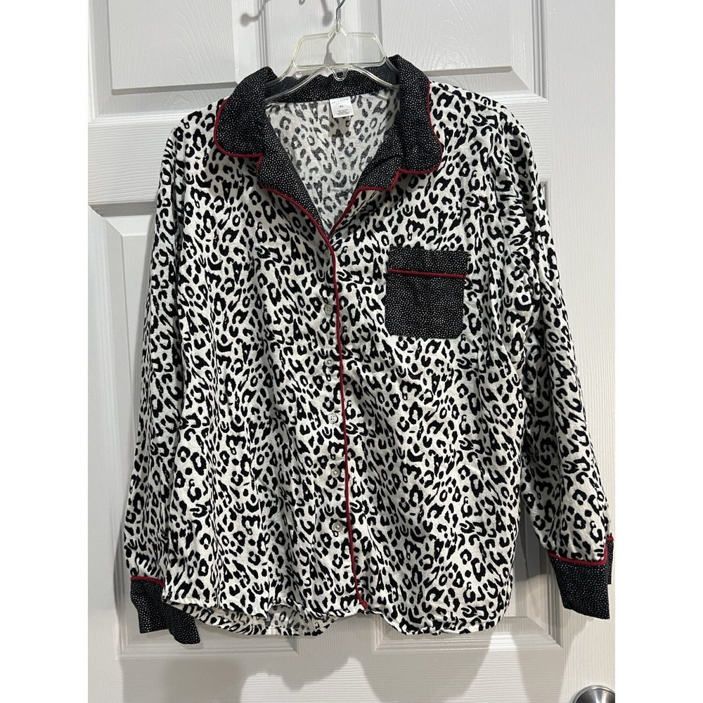 Women's Size XL Pajamas By Liz Calbiborne Whit And Black Cheetah Print  K18
